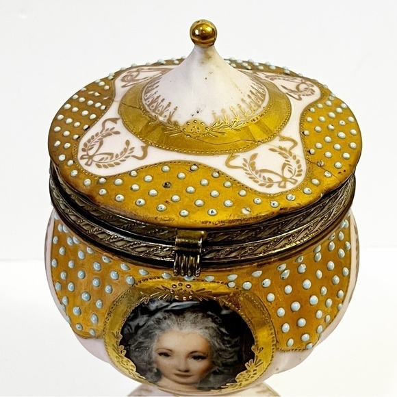 Lenwile Ardault 1940s Cameo Porcelain Pink Trinket Box Hinged Vanity Dresser - Picture 7 of 16
